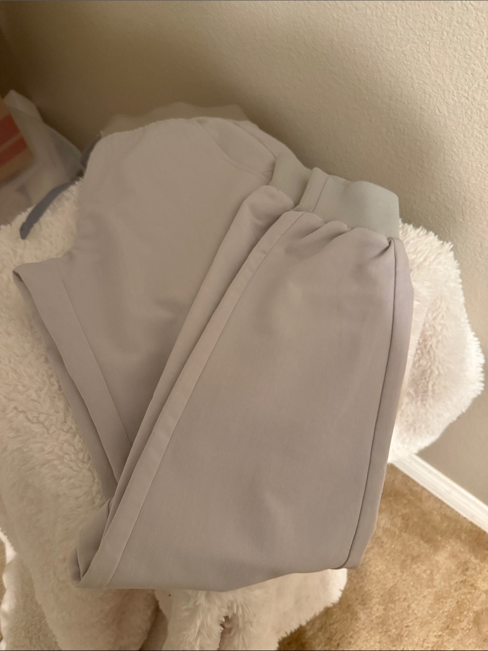 Jogger style scrubs